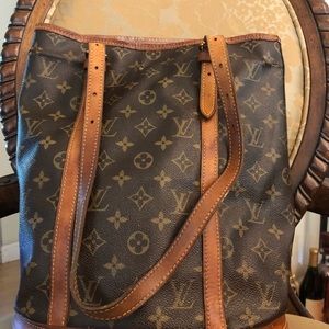 Genuine Louis Vuitton GM shoulder Bag
